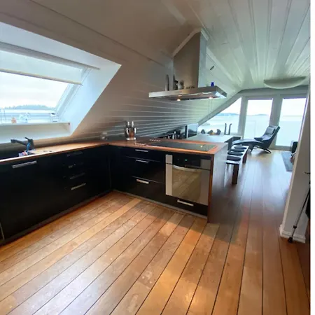 View Front Apartment *
