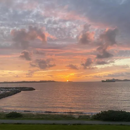 Best View Beach Front Apartment スタヴァンゲル