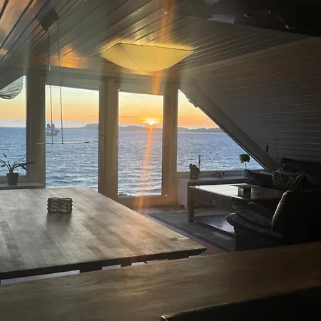 Daire Best View Beach Front Apartment